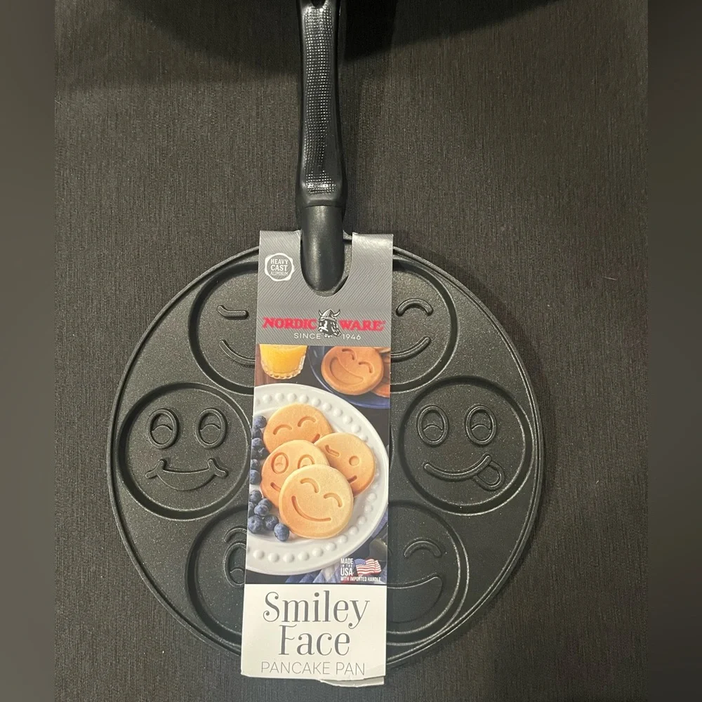 Nordic Ware‎ Smiley Face Pancake Pan Silver, 10 1/2 inch diameter